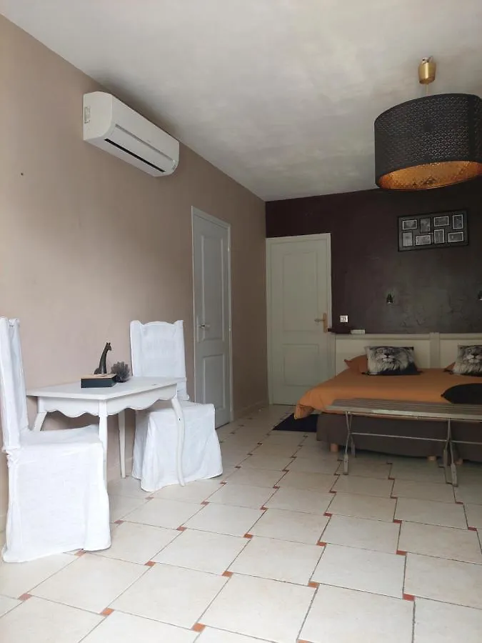 Bed and Breakfast Mas Des Cigognes Le Thor Bed & Breakfast