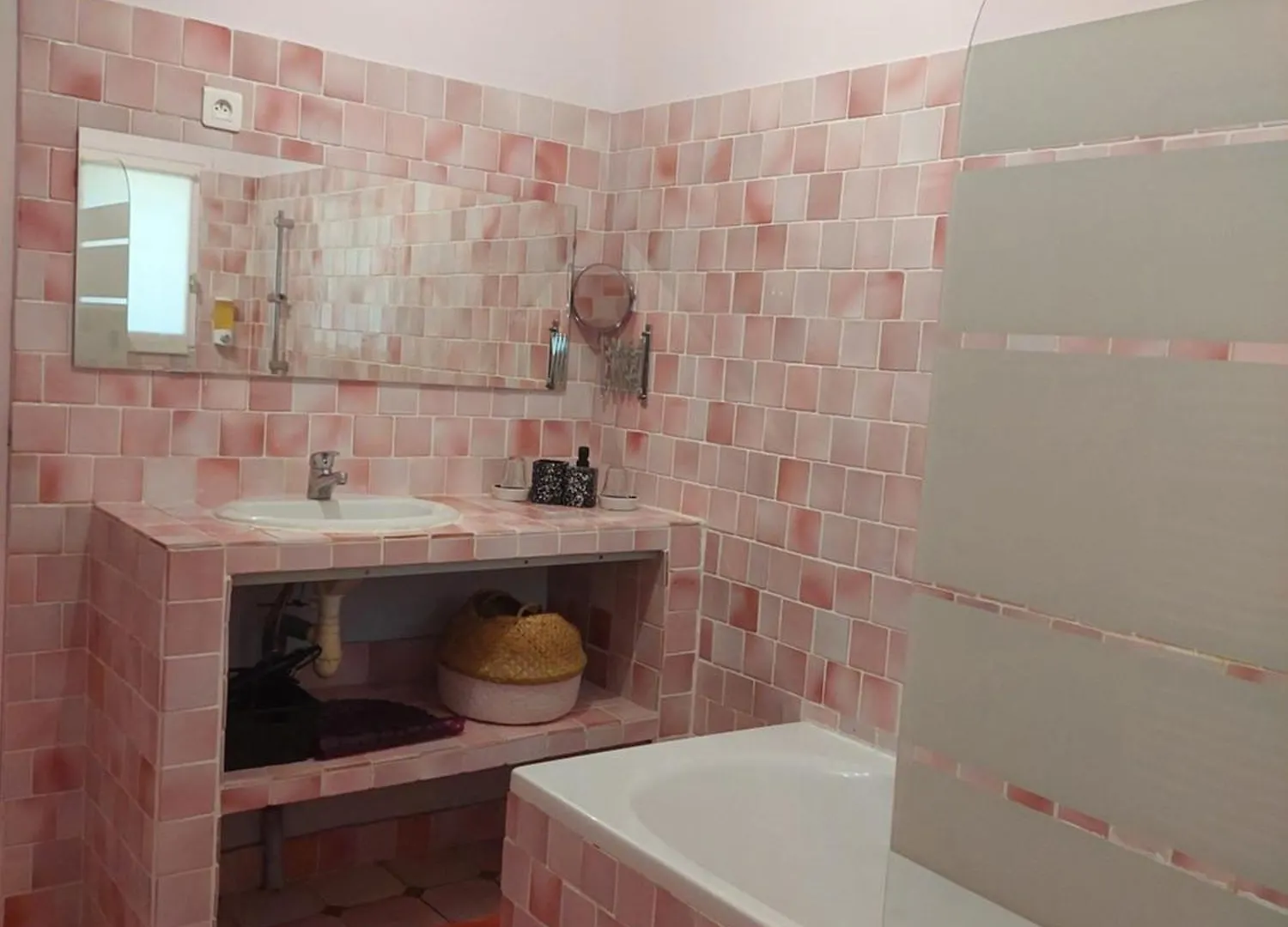 Bed and Breakfast Mas Des Cigognes Le Thor 0*,  Francia